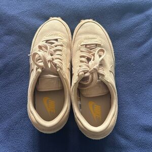 Nike Cream Casual Sneakers